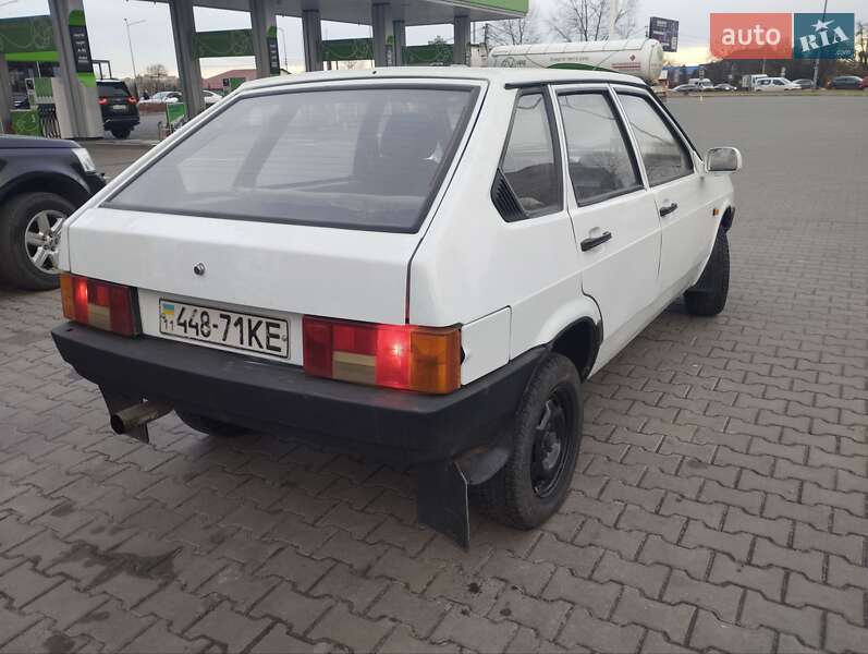 Хэтчбек ВАЗ / Lada 2109 1990 в Киеве фото 7 Хэтчбек ВАЗ / Lada 2109 1990 в Киеве