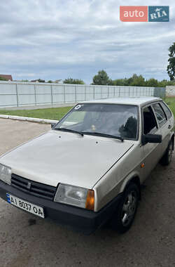 Хэтчбек ВАЗ 2109 2000 в Корсуне-Шевченковском