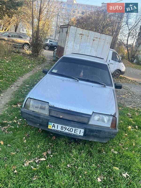 Хетчбек ВАЗ / Lada 2109 2002 в Софіївській Борщагівці фото 3 Хетчбек ВАЗ / Lada 2109 2002 в Софіївській Борщагівці