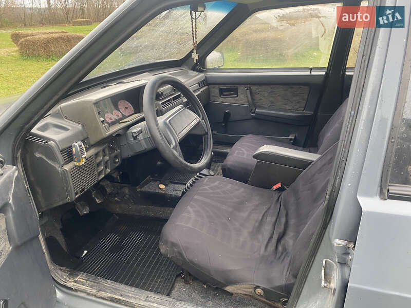 Хэтчбек ВАЗ / Lada 2109 2002 в Калиновке фото 11 Хэтчбек ВАЗ / Lada 2109 2002 в Калиновке