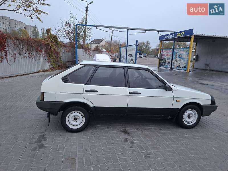 Хэтчбек ВАЗ / Lada 2109 1996 в Запорожье фото 3 Хэтчбек ВАЗ / Lada 2109 1996 в Запорожье