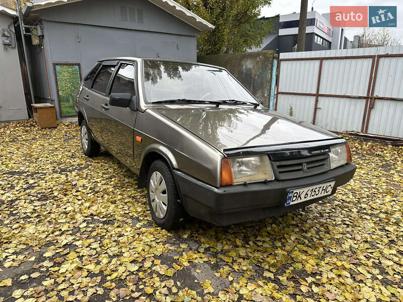Хетчбек ВАЗ / Lada 2109 2001 в Рівному фото 3 Хетчбек ВАЗ / Lada 2109 2001 в Рівному