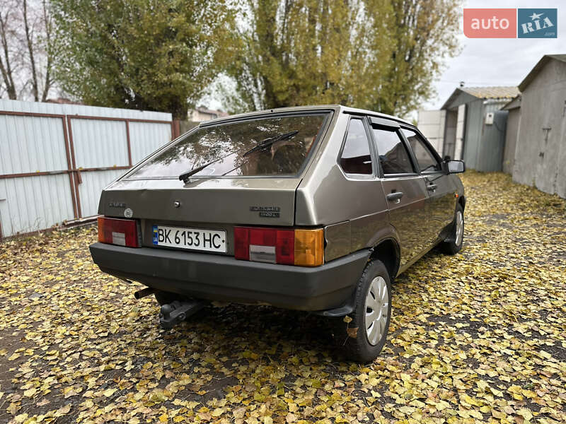 Хетчбек ВАЗ / Lada 2109 2001 в Рівному фото 16 Хетчбек ВАЗ / Lada 2109 2001 в Рівному