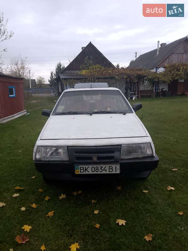 Хэтчбек ВАЗ / Lada 2109 1992 в Ровно
