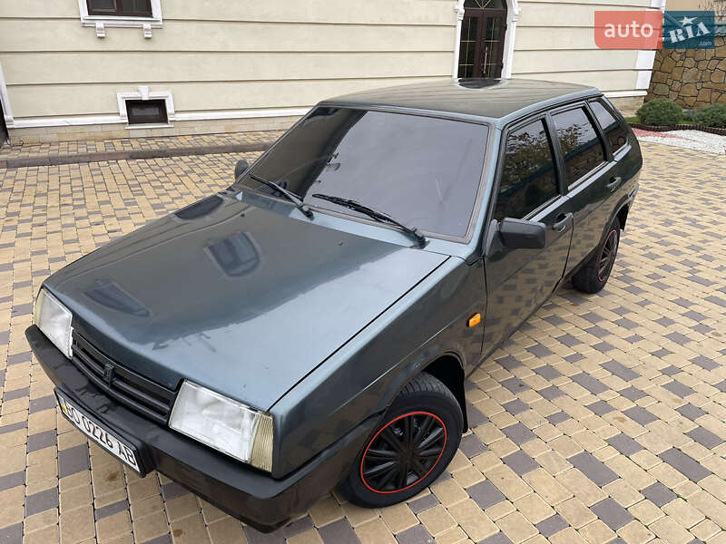 Хэтчбек ВАЗ / Lada 2109 2005 в Могилев-Подольске фото 10 Хэтчбек ВАЗ / Lada 2109 2005 в Могилев-Подольске