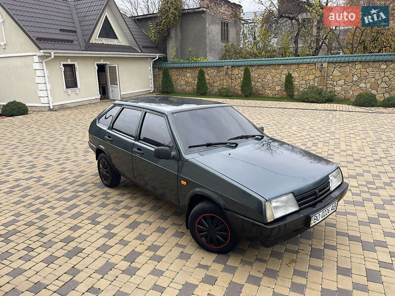 Хэтчбек ВАЗ / Lada 2109 2005 в Могилев-Подольске фото 11 Хэтчбек ВАЗ / Lada 2109 2005 в Могилев-Подольске