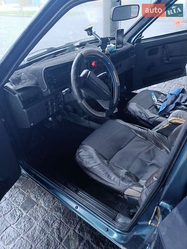 Хетчбек ВАЗ / Lada 2109 2004 в Кам'янському