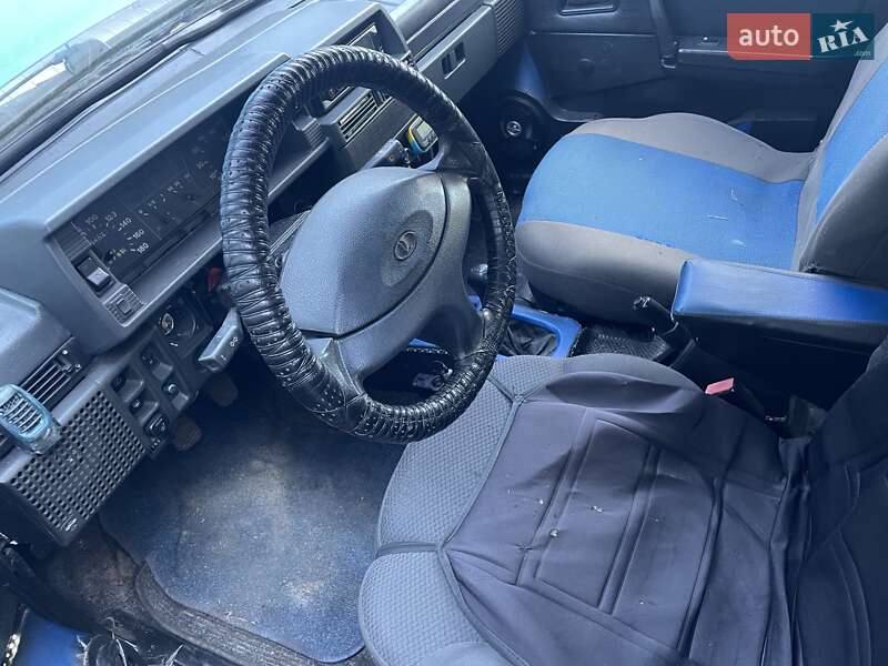 Хэтчбек ВАЗ / Lada 2109 1999 в Киеве фото 10 Хэтчбек ВАЗ / Lada 2109 1999 в Киеве