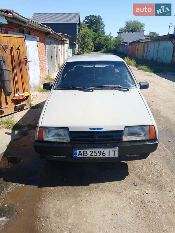 Хэтчбек ВАЗ / Lada 2109 1993 в Калиновке фото Хэтчбек ВАЗ / Lada 2109 1993 в Калиновке