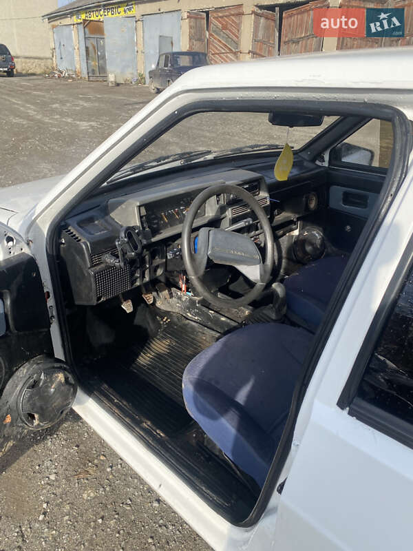 Хетчбек ВАЗ / Lada 2109 2001 в Збаражі фото 7 Хетчбек ВАЗ / Lada 2109 2001 в Збаражі