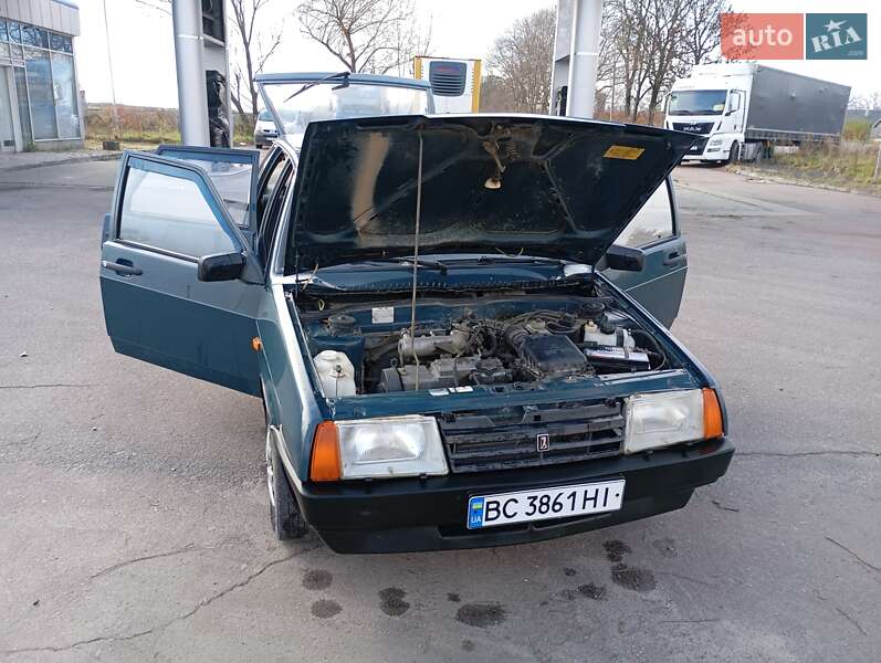 Хэтчбек ВАЗ / Lada 2109 2004 в Самборе