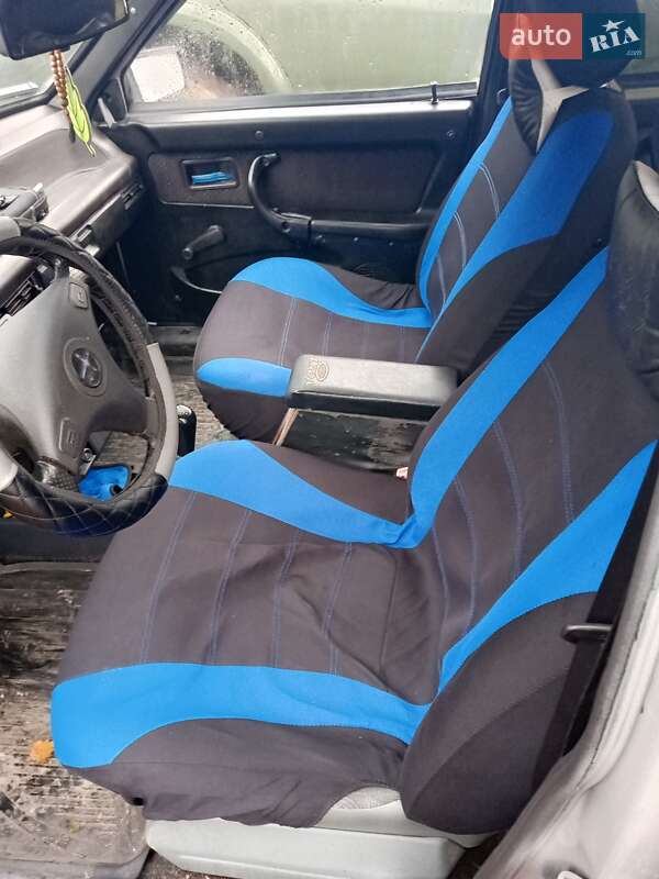 Хэтчбек ВАЗ / Lada 2109 1993 в Калиновке фото 5 Хэтчбек ВАЗ / Lada 2109 1993 в Калиновке