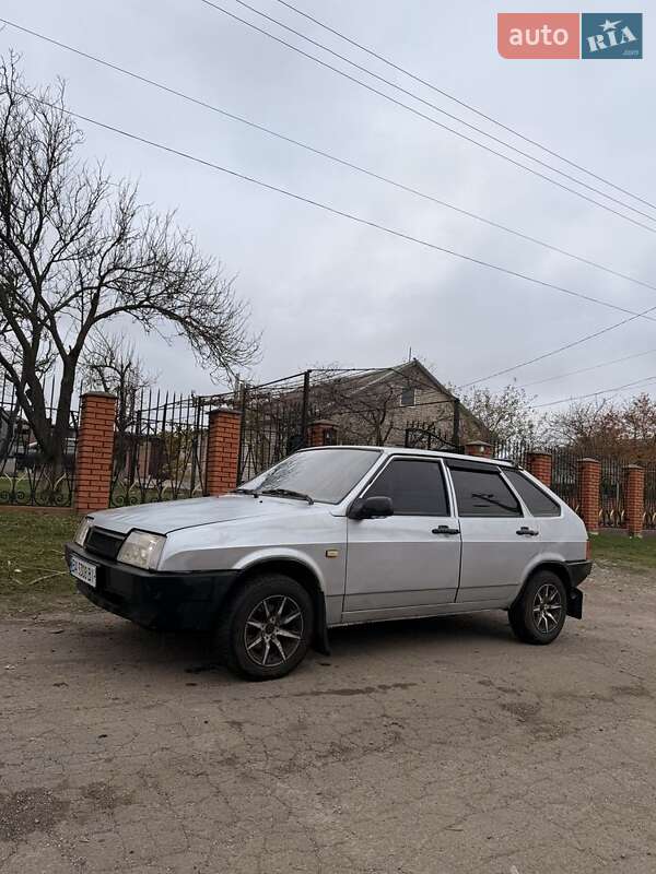 Хэтчбек ВАЗ / Lada 2109 2005 в Софиевке