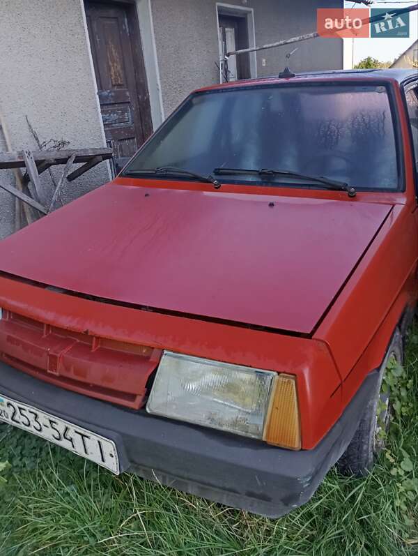 Хэтчбек ВАЗ / Lada 2109 1990 в Золочеве фото Хэтчбек ВАЗ / Lada 2109 1990 в Золочеве