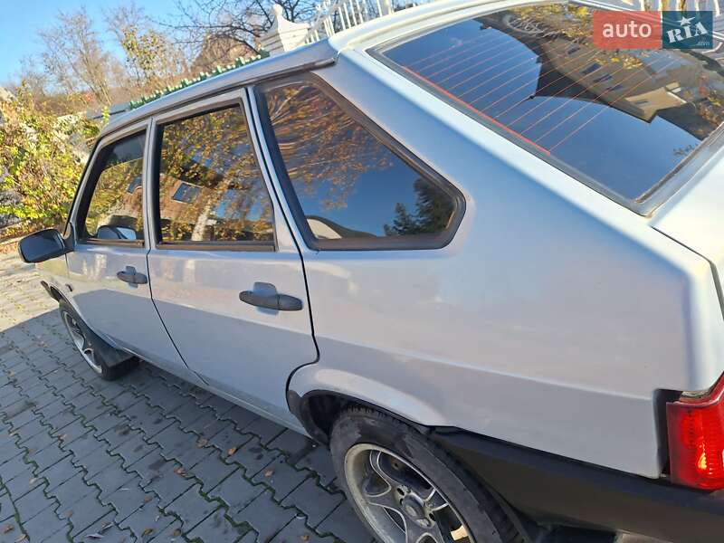 Хетчбек ВАЗ / Lada 2109 2004 в Чернівцях