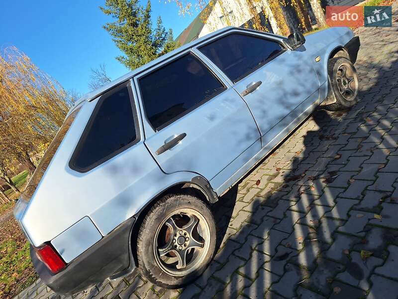 Хетчбек ВАЗ / Lada 2109 2004 в Чернівцях