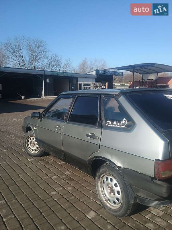 Хэтчбек ВАЗ / Lada 2109 1996 в Черновцах