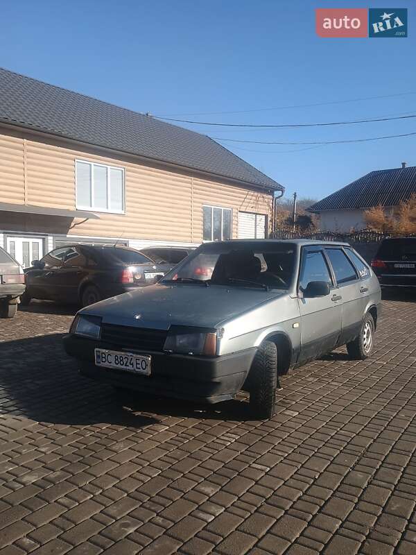 Хэтчбек ВАЗ / Lada 2109 1996 в Черновцах