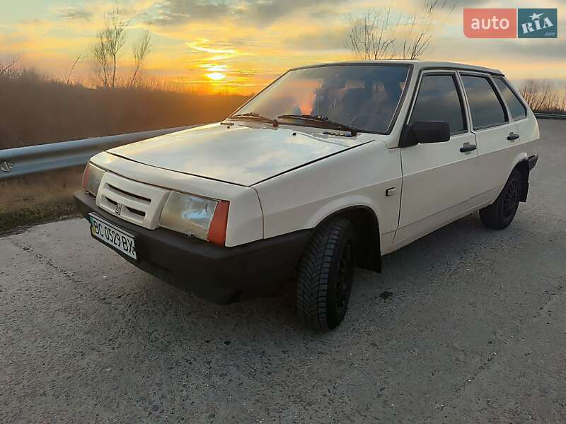 Хетчбек ВАЗ / Lada 2109 1993 в Городку фото 3 Хетчбек ВАЗ / Lada 2109 1993 в Городку