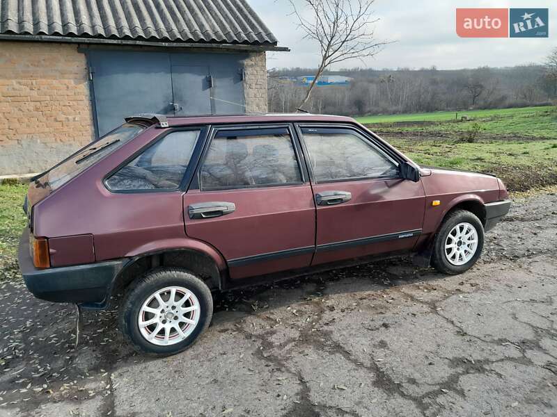 Хетчбек ВАЗ / Lada 2109 1994 в Новоархангельську