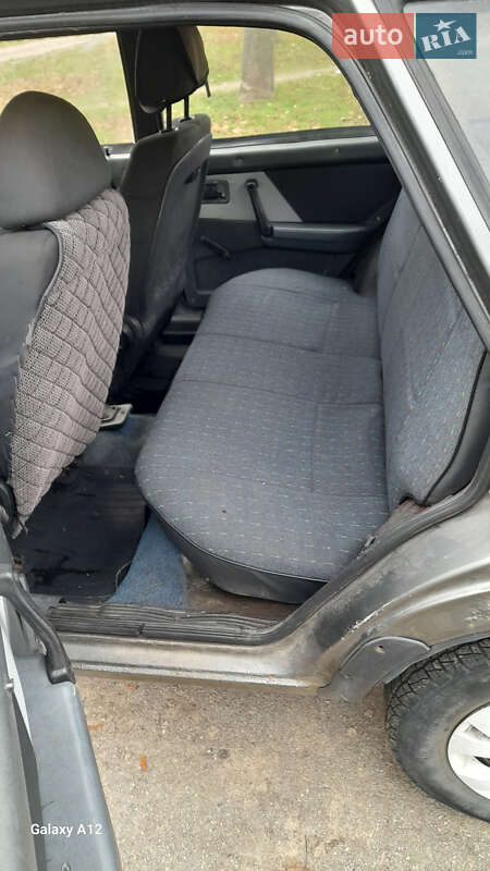Хэтчбек ВАЗ / Lada 2109 1989 в Никополе фото 8 Хэтчбек ВАЗ / Lada 2109 1989 в Никополе
