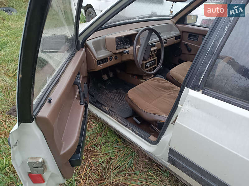 Хэтчбек ВАЗ / Lada 2109 1988 в Деражне фото 5 Хэтчбек ВАЗ / Lada 2109 1988 в Деражне