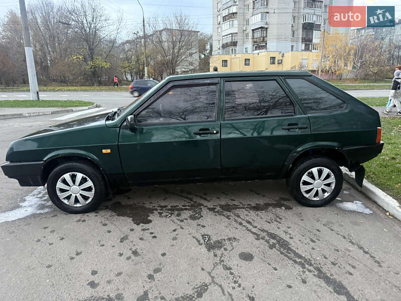 Хэтчбек ВАЗ / Lada 2109 2003 в Запорожье