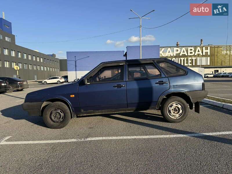 Хэтчбек ВАЗ / Lada 2109 2004 в Киеве