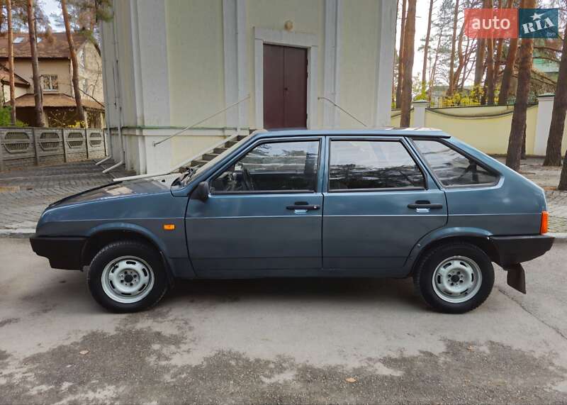 Хетчбек ВАЗ / Lada 2109 2002 в Новомосковську