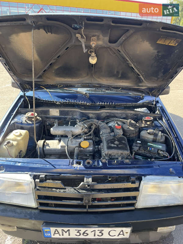 Хэтчбек ВАЗ / Lada 2109 2004 в Житомире