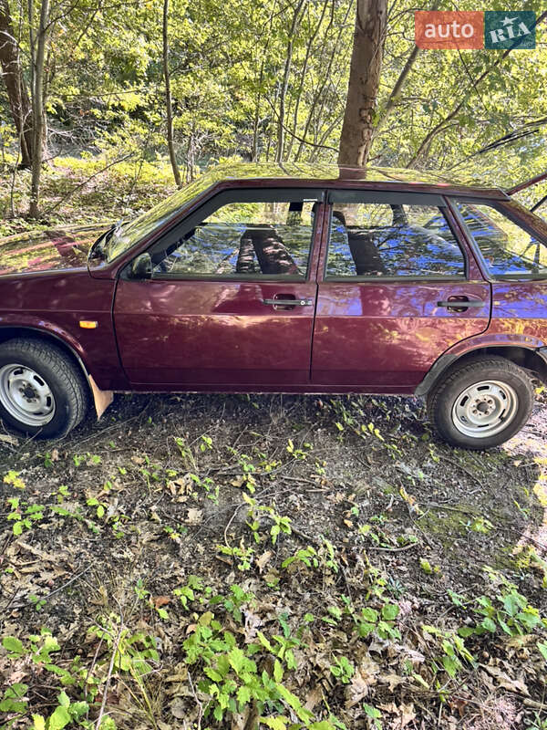 Хэтчбек ВАЗ / Lada 2109 2006 в Львове