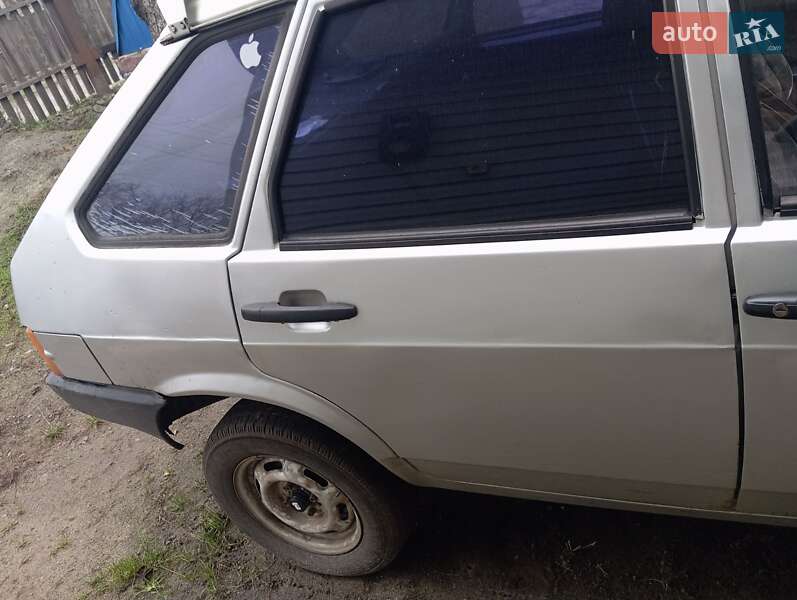 Хэтчбек ВАЗ / Lada 2109 1991 в Радомышле