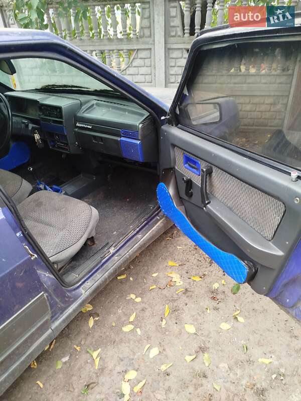 Хетчбек ВАЗ / Lada 2109 2003 в Рокитному