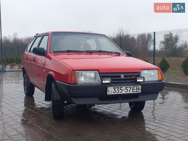 Хетчбек ВАЗ / Lada 2109 1989 в Дніпрі фото 3 Хетчбек ВАЗ / Lada 2109 1989 в Дніпрі