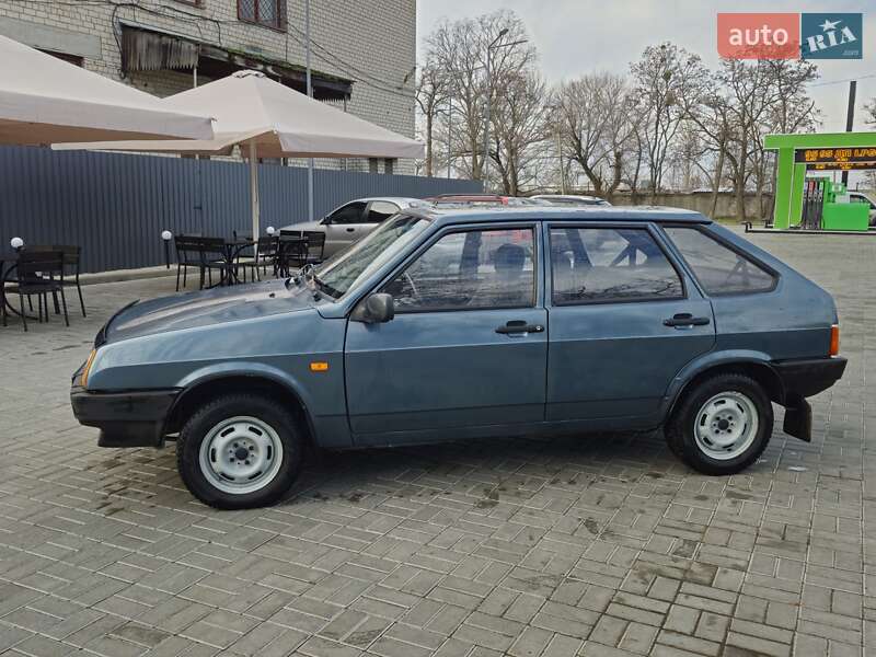 Хэтчбек ВАЗ / Lada 2109 2002 в Новомосковске