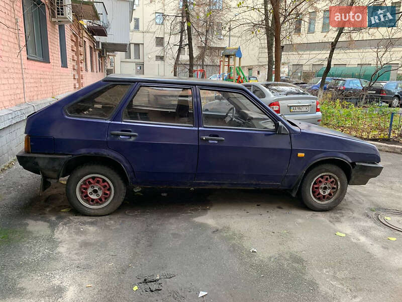 Хэтчбек ВАЗ / Lada 2109 2000 в Киеве