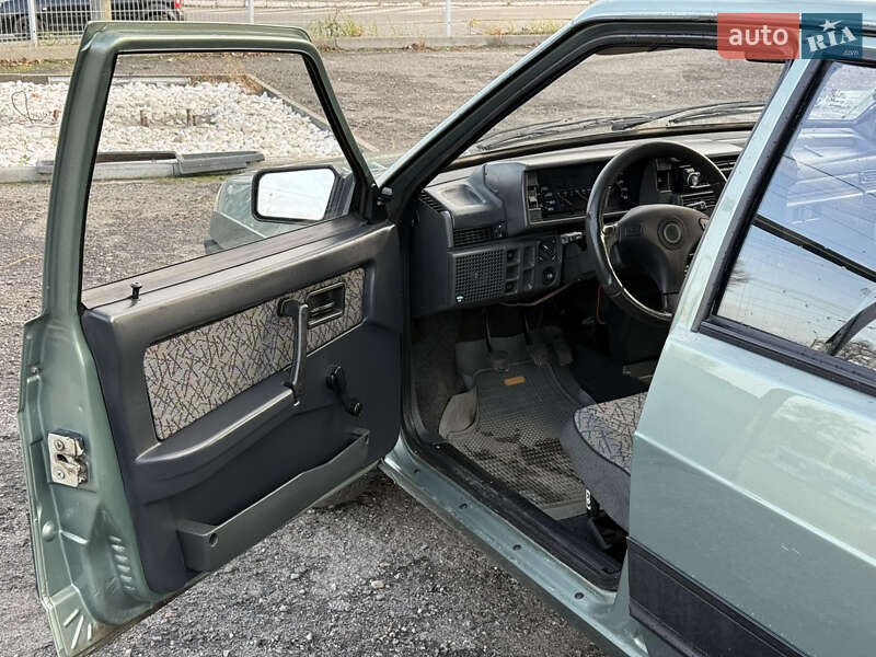 Хэтчбек ВАЗ / Lada 2109 2006 в Днепре