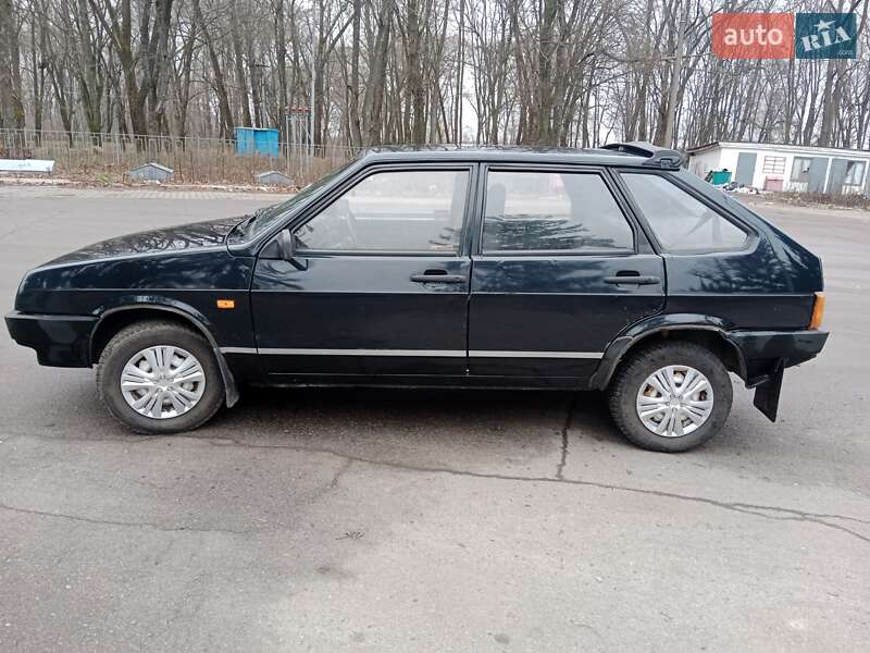 Хетчбек ВАЗ / Lada 2109 2003 в Ромнах