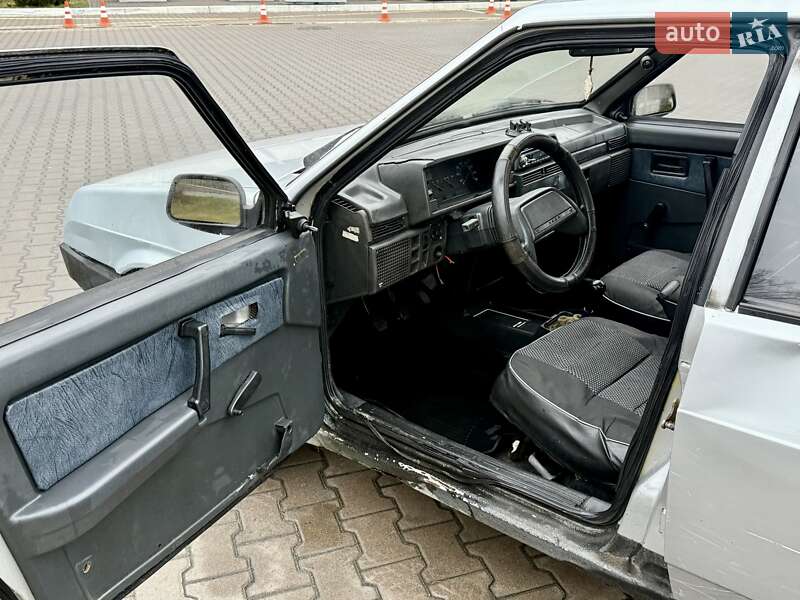 Хэтчбек ВАЗ / Lada 2109 2001 в Киеве
