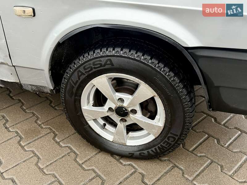 Хэтчбек ВАЗ / Lada 2109 2001 в Киеве