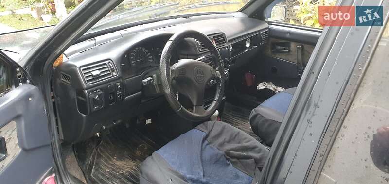 Хетчбек ВАЗ / Lada 2109 2003 в Миколаєві