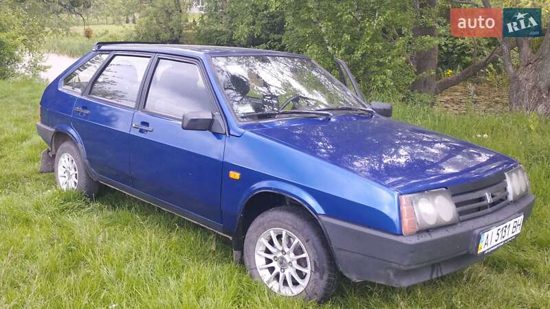 Хэтчбек ВАЗ / Lada 2109 2002 в Переяславе