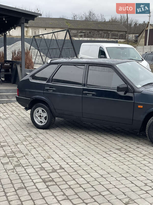 Хэтчбек ВАЗ / Lada 2109 2005 в Белогорье