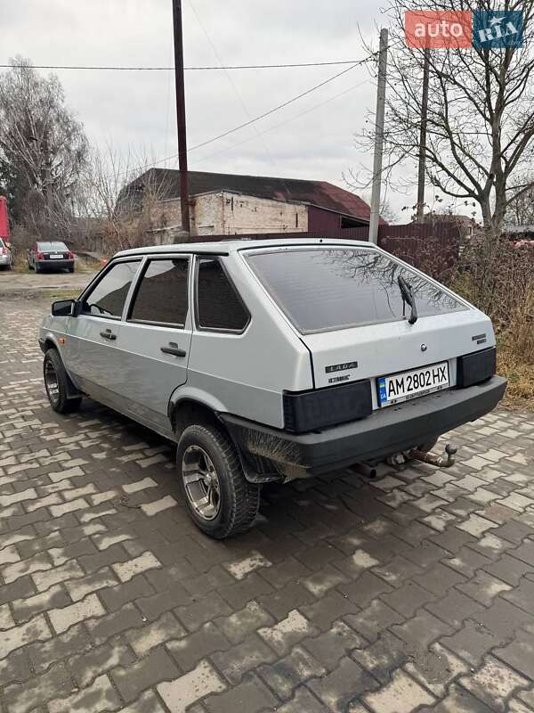 Хетчбек ВАЗ / Lada 2109 2004 в Звягелі