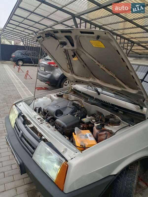 Хетчбек ВАЗ / Lada 2109 2008 в Івано-Франківську