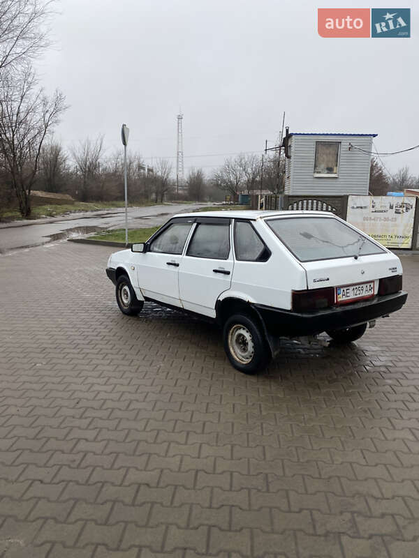 Хэтчбек ВАЗ / Lada 2109 1989 в Кривом Роге фото 5 Хэтчбек ВАЗ / Lada 2109 1989 в Кривом Роге