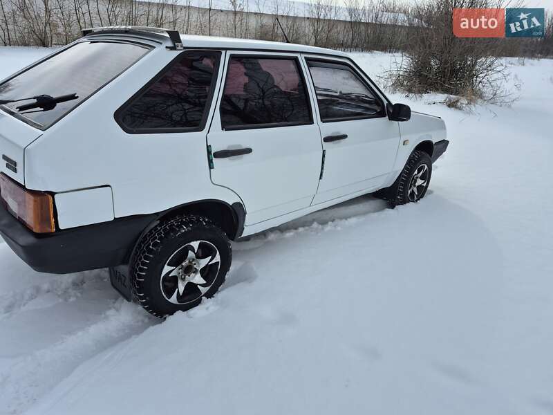 Хэтчбек ВАЗ / Lada 2109 2001 в Умани