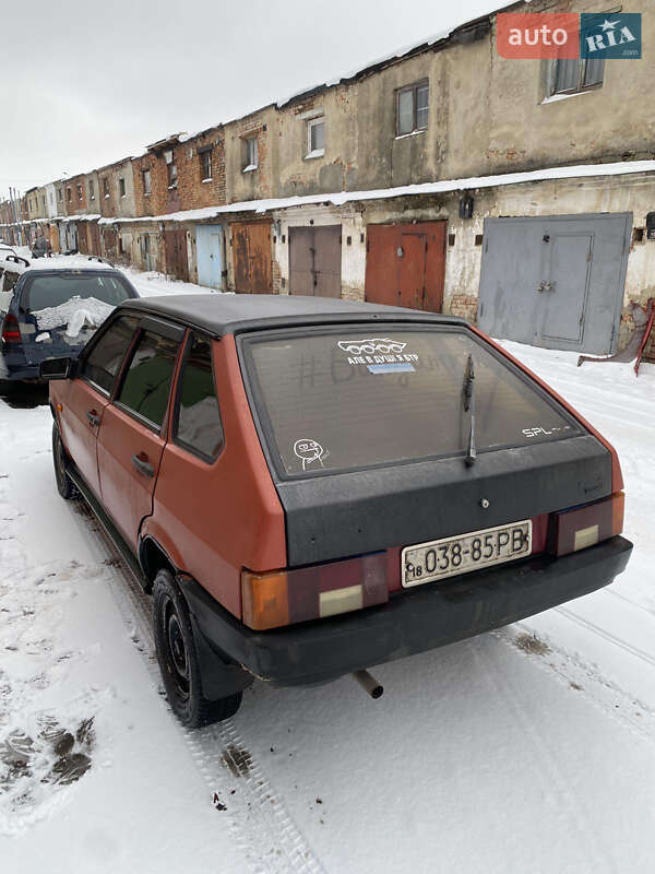 Хэтчбек ВАЗ / Lada 2109 1992 в Ровно