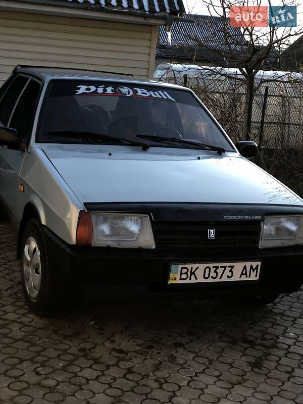 Хэтчбек ВАЗ / Lada 2109 2006 в Корце фото Хэтчбек ВАЗ / Lada 2109 2006 в Корце