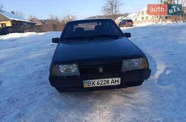 Хэтчбек ВАЗ 2109 2001 в Остроге